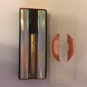 Huda beauty lip strobe Ritzy